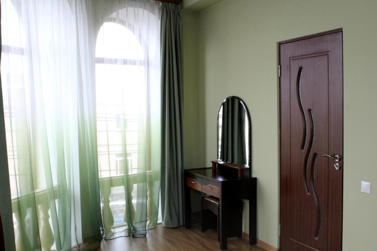 Golden Apricot Bed & Breakfast Gyumri Exterior photo